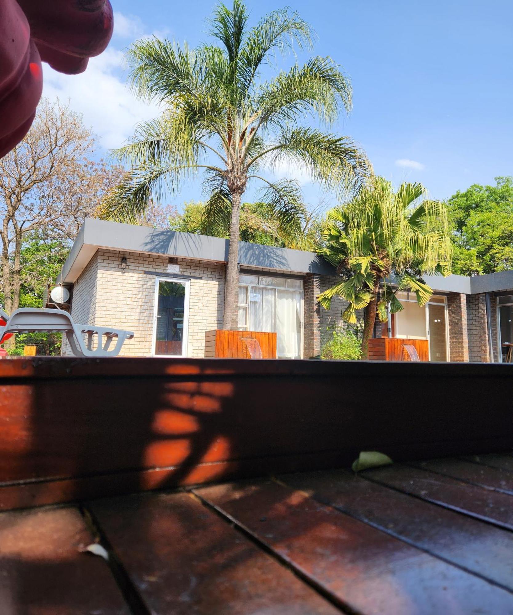 Fm Guest Lodge Comfort, Tranquility & Peace Of Mind Johannesburg Exterior photo